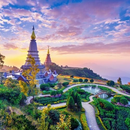 pagoda-senal-parque-nacional-doi-inthanon-chiang-mai-tailandia_335224-779